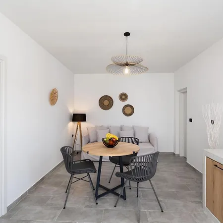 Almira Luxury Apartment