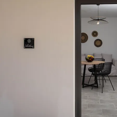 아파트 Almira Luxury
