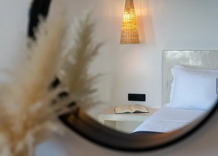 Almira Luxury Apartment Perivolos (Santorini)