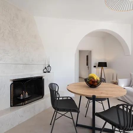 Almira Luxury Apartment Perivolos (Santorini)