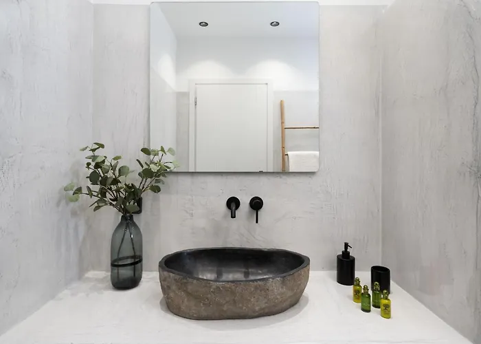 Almira Luxury * Perivolos